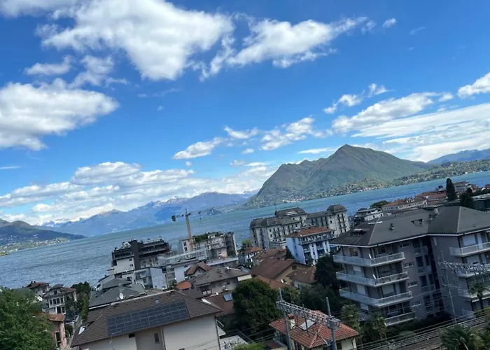 Attico Vista Lago E Montagna